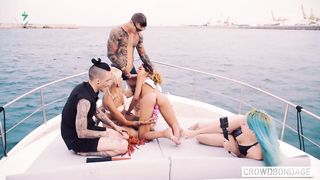 SADISM group-poke on a boat