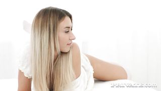 Suntanned blond addicted to dual foray