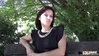 Emilie just got a divorce and determined to feast it with a fuckpole inwards her cooter