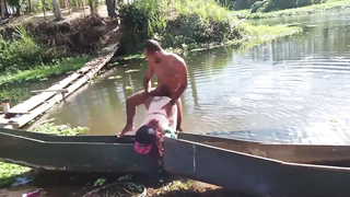 QUICOU GOSTOSO NO MEU PAU DENTRO DO BARCO