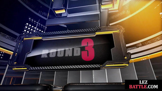 Wrestling lesbian facesits ebony after battle