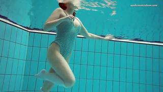 Nerdy damsel, Dashka Vesta took off her bathing suit and loved swimming bare, for a while