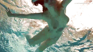 Nerdy damsel, Dashka Vesta took off her bathing suit and loved swimming bare, for a while