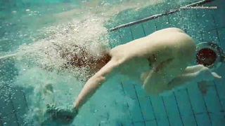 Nerdy damsel, Dashka Vesta took off her bathing suit and loved swimming bare, for a while