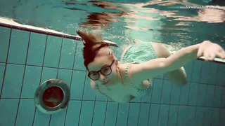 Nerdy damsel, Dashka Vesta took off her bathing suit and loved swimming bare, for a while