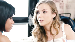 Jenna Foxx and Karla Kush are gobbling each other up at the same time, on the bed