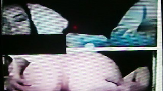 2 ladies, black & white, watch with delight (+ sound )