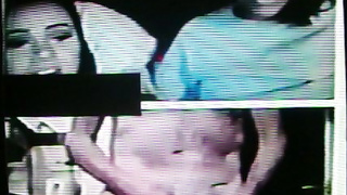 2 ladies, black & white, watch with delight (+ sound )