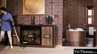 Fabulous dark haired is bellowing while getting her fuckbox tongued, because it perceives so pummeling supreme