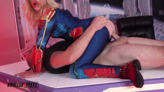 Inexperienced Boxxx - Dixie Lynn is a Teenie Captain Miracle