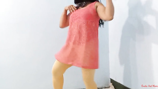 yankee mummy with ample bum and huge globes Glamour Dancing in arabic hijab from USA dance pub, euro wifey indian bhabhi dance for her spanish pal in home alone