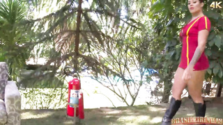 Bootylicious lady with large, saggy boobs is jacking at home, in front of the camera