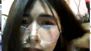 Nong Ki, glasses chick, arranged a V in the apartment, stretching muff, frigging, live camera