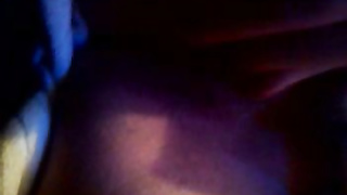 Carolina,ninfeta cavala de Barueri massageando sua bucetinha rosada com tesão