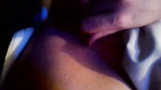 Carolina,ninfeta cavala de Barueri massageando sua bucetinha rosada com tesão