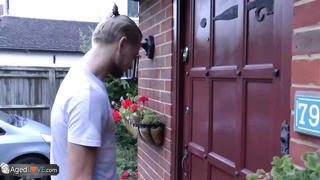 Lacey is a sex-positive, ash-blonde grannie with immense body, who enjoys to have casual, ffm three ways