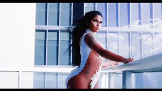 Magnificent, Ebony model is at times posing in a nasty way, to amuse her faithful aficionados