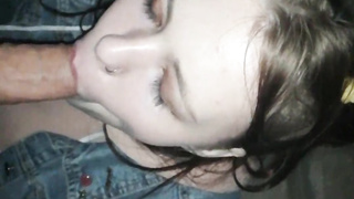 Deep Throat on the threshold of a residential mansion in the entrance (Homemade) Marish deep throats truly deep!