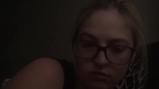 Pretty Booty White Dame Gives Grubby Head and Forearm Job Point Of View