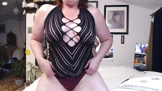 Nasty mature with crimson hair, Bryan is oftentimes wanking on web cam, because it senses so supreme