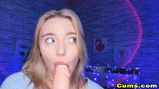 Babe Masturbate Pussy and Squirt