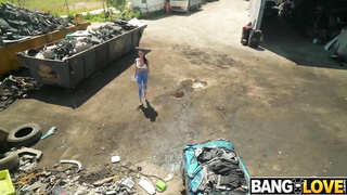 Sapphire LaPiedra Junkyard Act