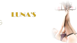 Good looking, Ebony stunner in softcore, black pantyhose is jerking in front of the camera