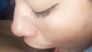 Amigo do meu namorado me forçando a mamar a piroca grande dele.