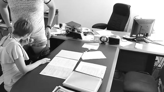 Follando a la secretaria