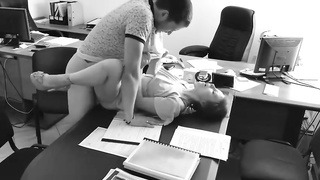 Follando a la secretaria