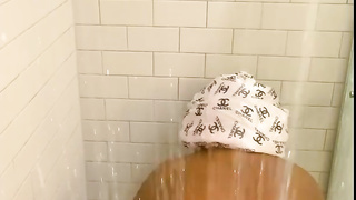Thot Rumbling Huge Booty In Shower - Juicy Ebony