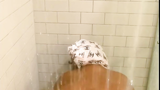 Thot Rumbling Huge Booty In Shower - Juicy Ebony