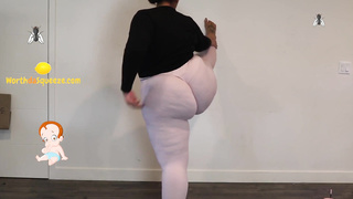 AMAZING BBW EBONY  showing ass in tight pants doing yoga  - Lovely BBW SSBBW FETISH - Black Girl Twerking ASS