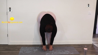 AMAZING BBW EBONY  showing ass in tight pants doing yoga  - Lovely BBW SSBBW FETISH - Black Girl Twerking ASS