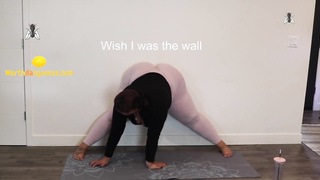 AMAZING BBW EBONY  showing ass in tight pants doing yoga  - Lovely BBW SSBBW FETISH - Black Girl Twerking ASS