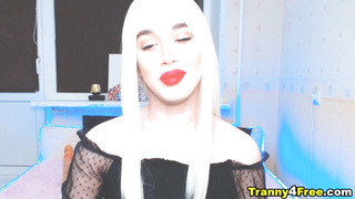 Awesome Shemale Masturbate On Cam