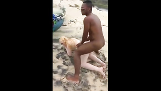 Comendo Mulheres Na Praia Suja
