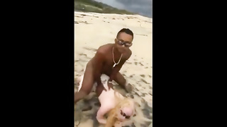 Comendo Mulheres Na Praia Suja