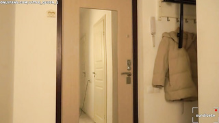 Killer courier got a blowage and a vulva to bang, instead of just getting tips