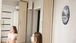 РАЗДВИГАЕТ Ножки на Тренировке! Жесткий Секс в Презервативе - PussyKageLove