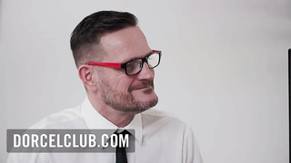 Sexy cougar, Tina Kay is getting doublefucked in the middle of the day and luving it