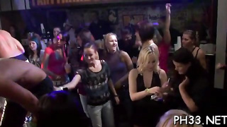 Tons of damsels are deepthroating knobs