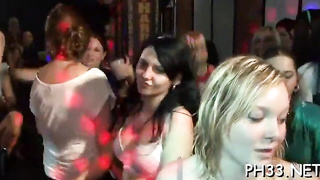 Tons of damsels are deepthroating knobs