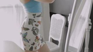 Engaging teen gets insane munching