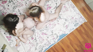 Polyamory vid #81 Super-Hot teenie threeway