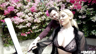 Brad sink his face on Savannahs trimmed muff