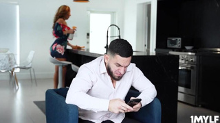 Richelle suggested Peter her large funbags and mature vagina to screw (Richelle Ryan, Ex Gf)