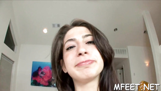 Lustful allie jordan expertly treats a phallus