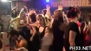 Tons of gang fucky-fucky on the dance floor