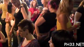 Tons of gang fucky-fucky on the dance floor